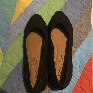 Tom’s Jutti Neat black suede flat size 7.5 new!